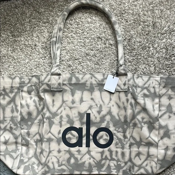 ALO Yoga | Bags | Alo Yoga Gray Camouflage Tote | Poshmark display picture 3